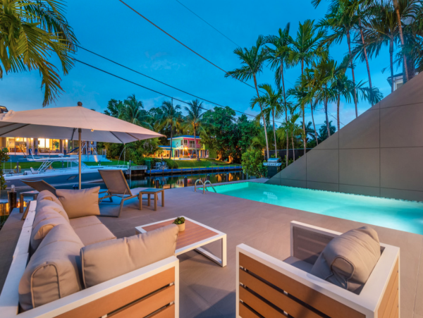 Miami Waterfront Luxury Villa - 4 Bedrooms Boater`s Retreat with Gym & Pool